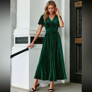 Dark green dress. Worn once. Size medium